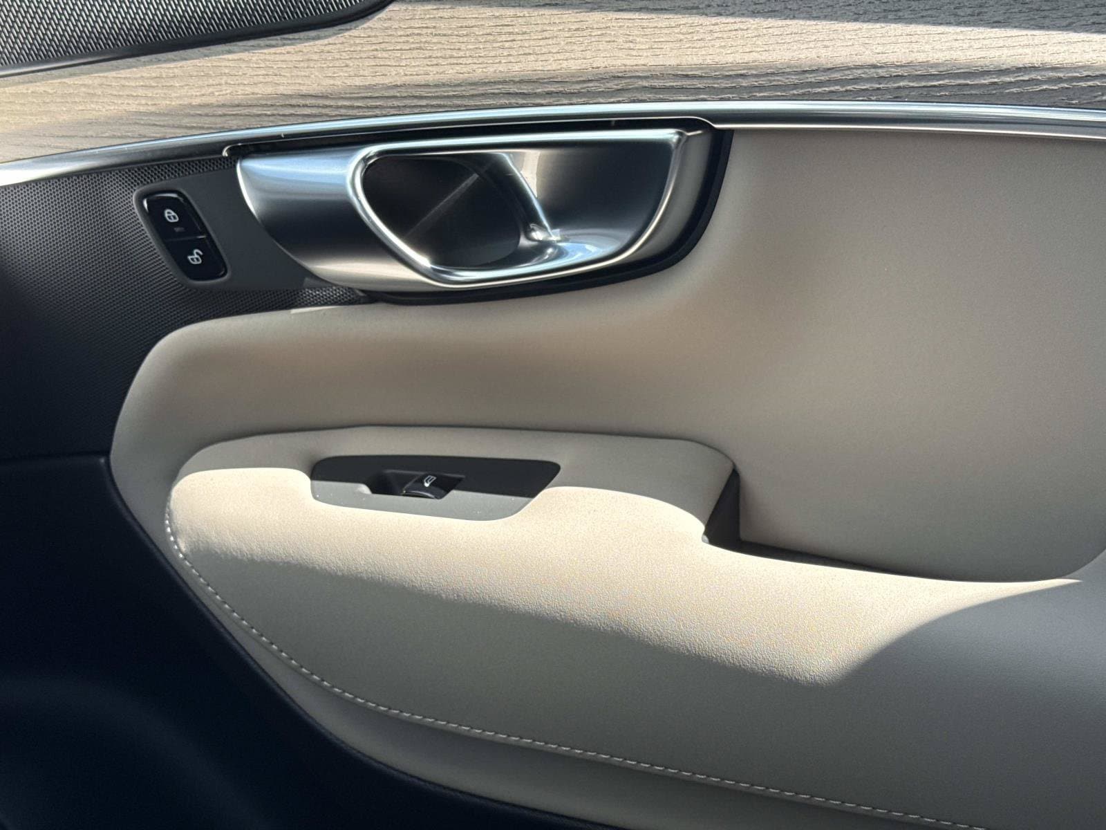 2026 Volvo XC90 Plus - Photo 26