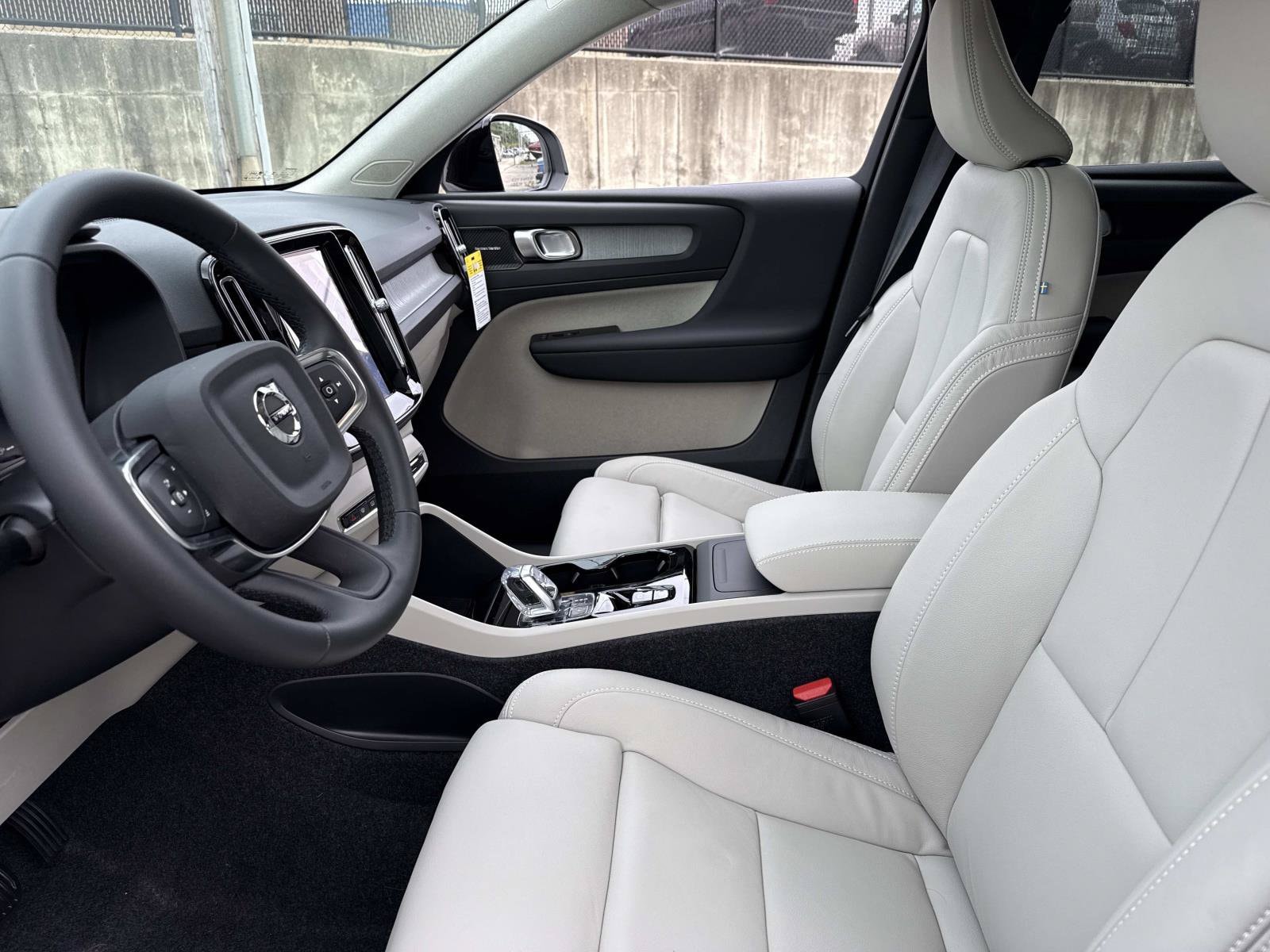 2026 Volvo XC40 Ultra - Photo 23