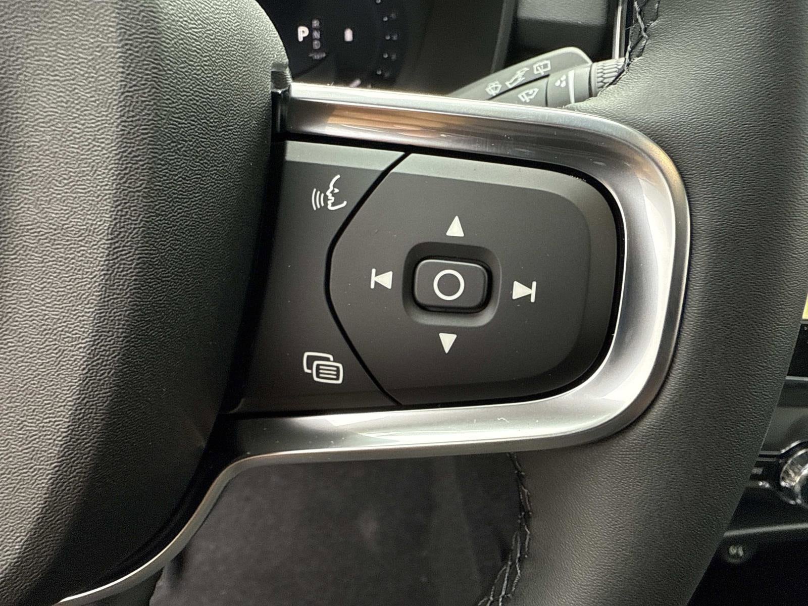 2026 Volvo XC40 Ultra - Photo 32