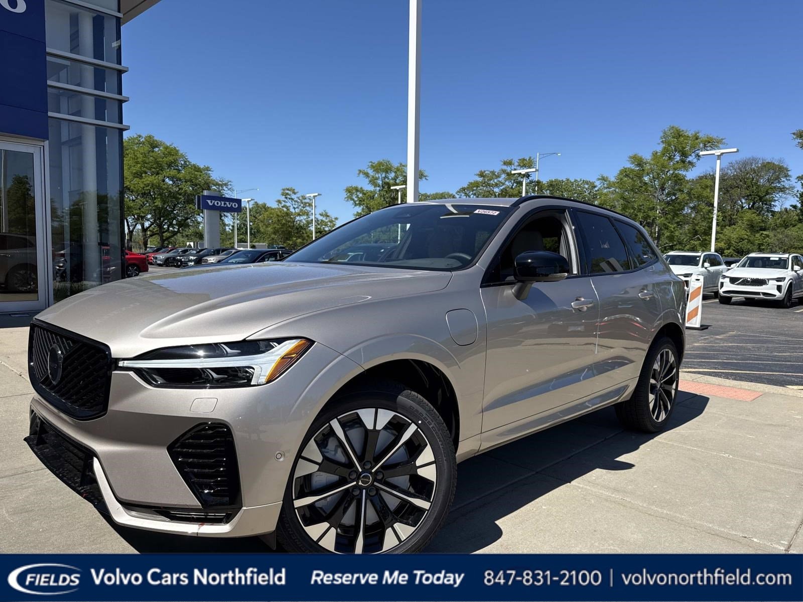 2026 Volvo XC60 T8 Plus Dark AWD's photo