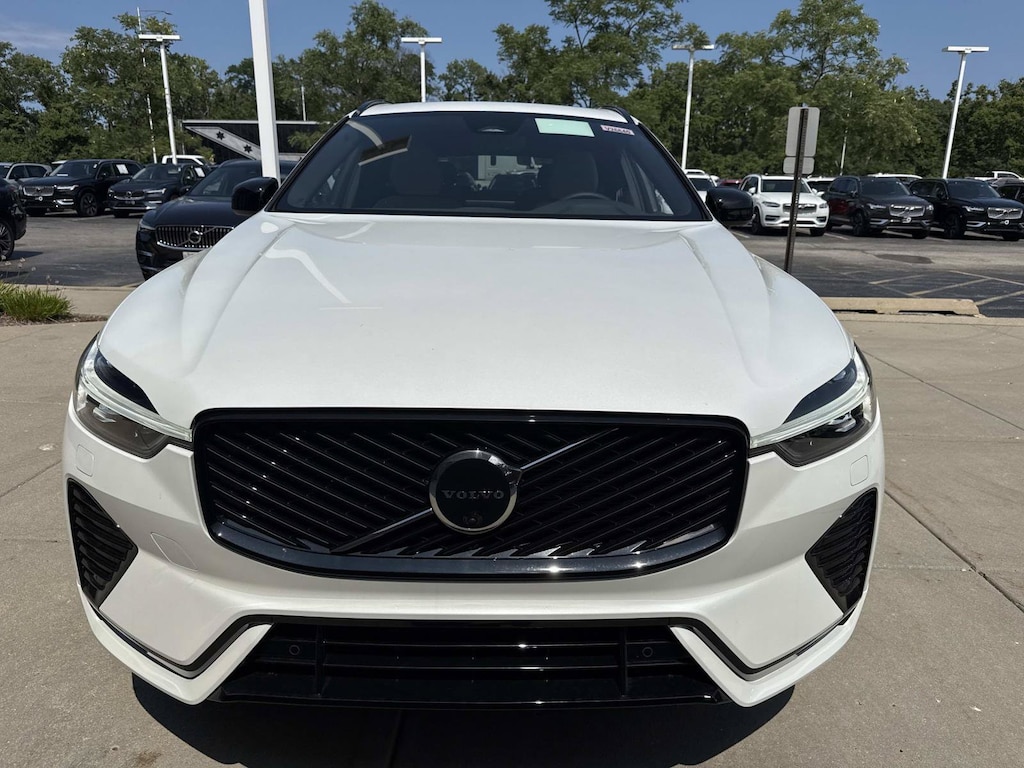 New 2026 Volvo XC60 B5 Plus SUV