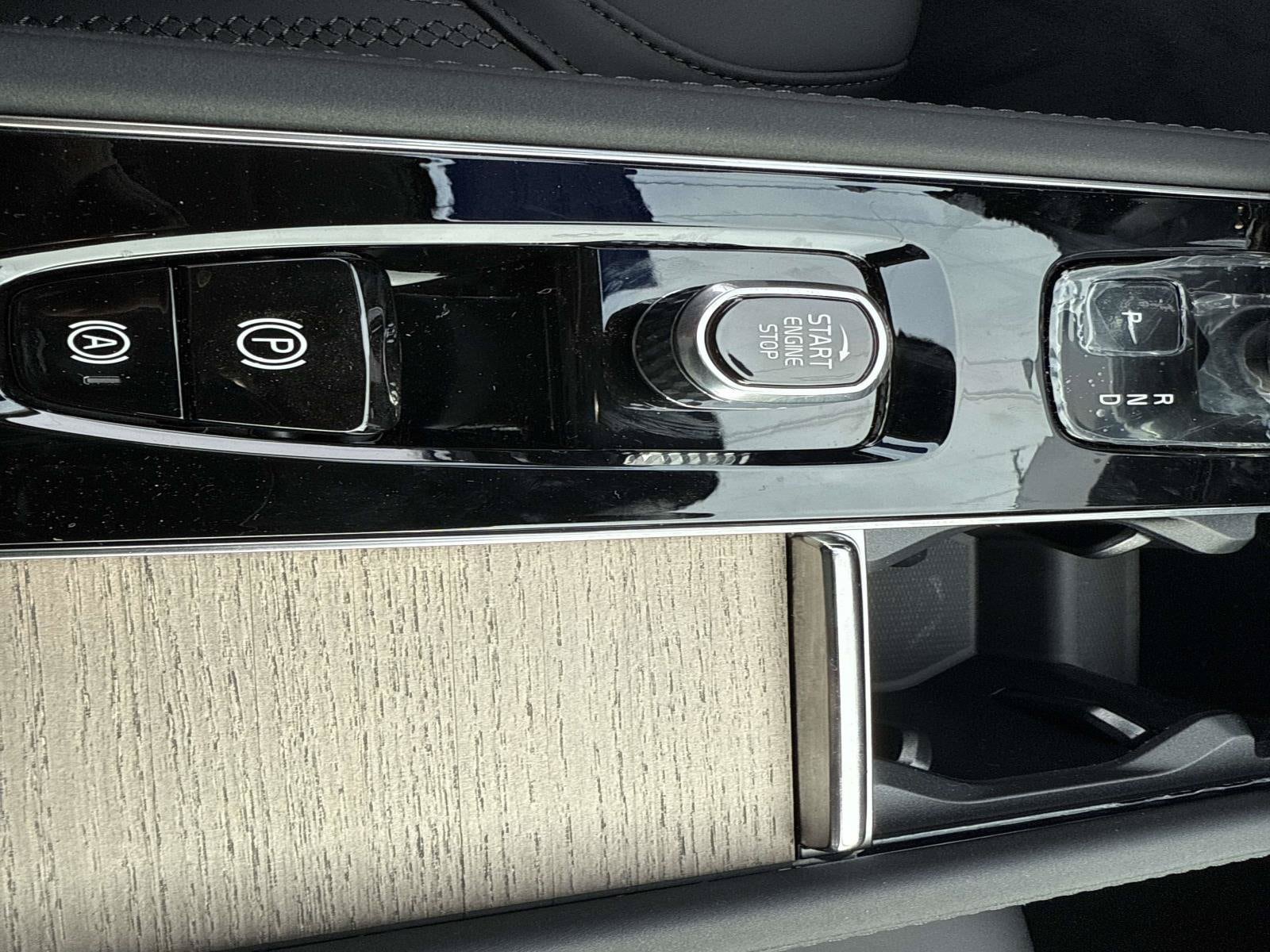 2026 Volvo XC90 Plus - Photo 27