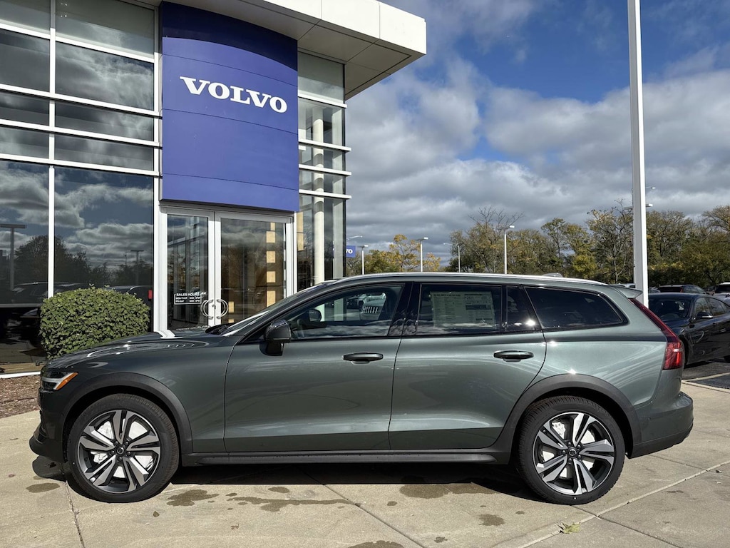 New 2026 Volvo V60 Cross Country B5 Plus Wagon