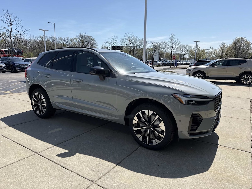 New 2026 Volvo XC60 plug-in hybrid T8 Plus SUV