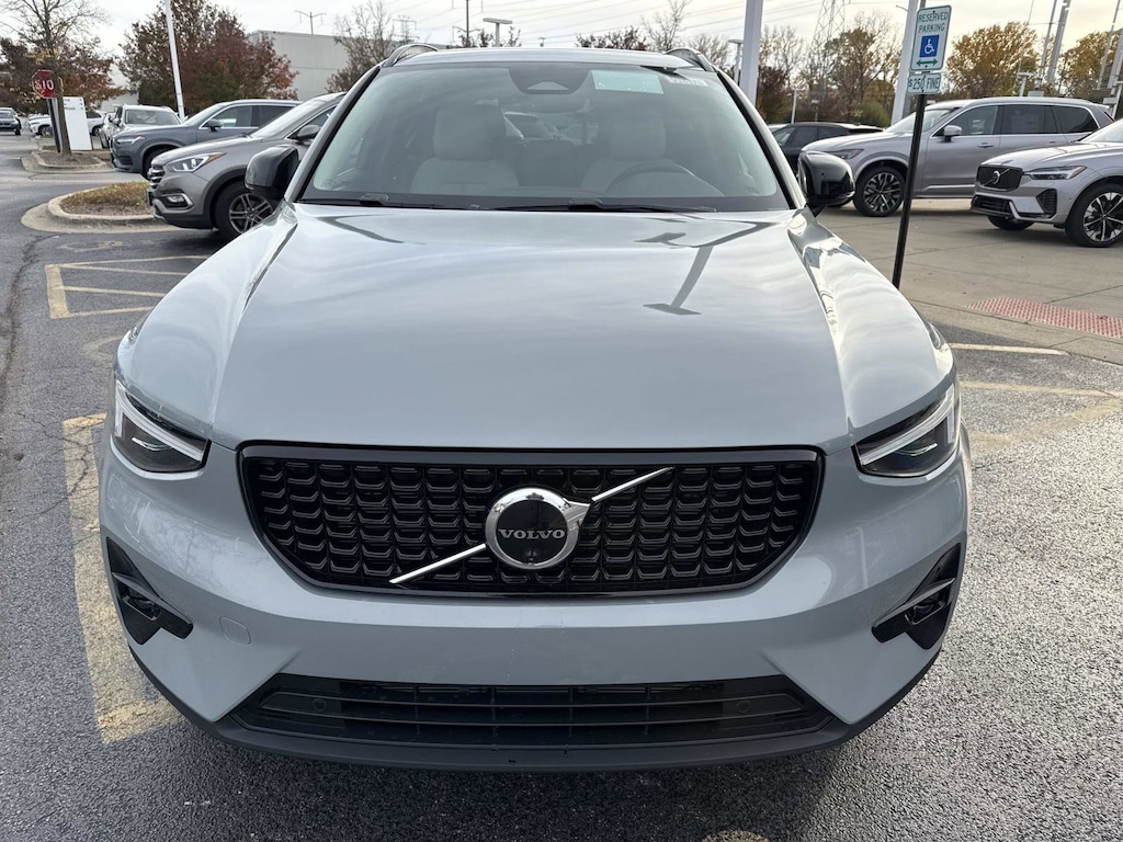 New 2026 Volvo XC40 B5 Plus SUV