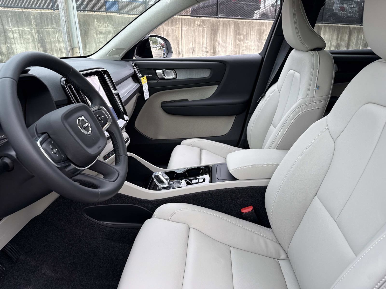 2026 Volvo XC40 Ultra - Photo 23