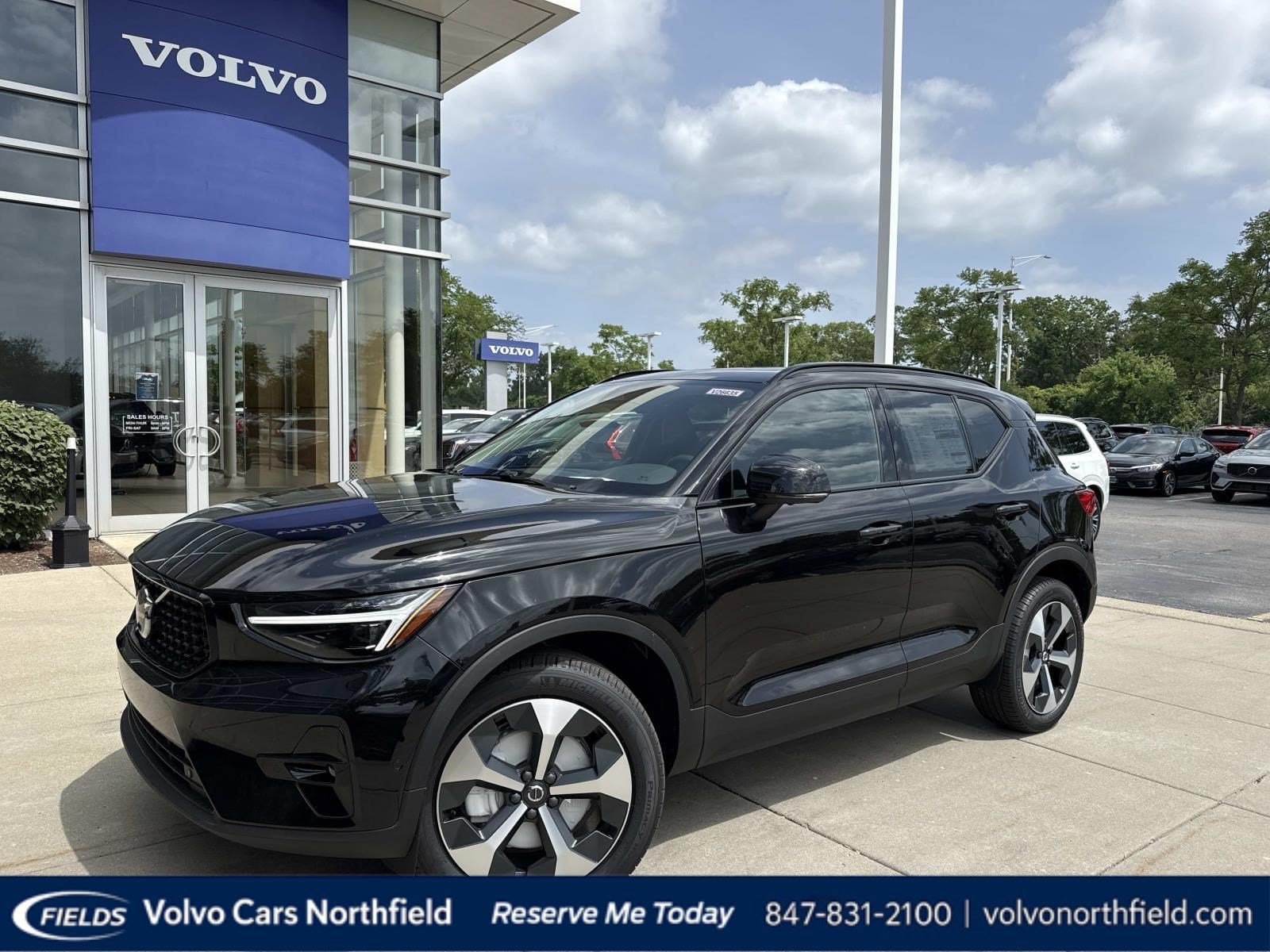 2026 Volvo XC40 B5 Plus Dark AWD's photo
