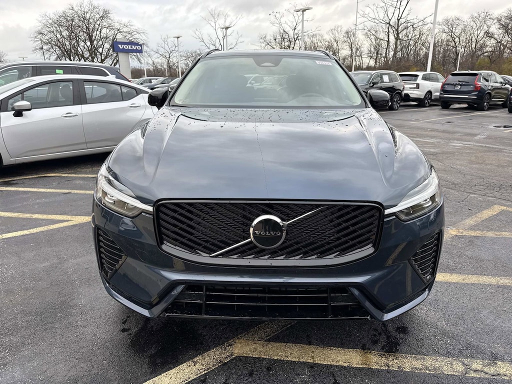 New 2026 Volvo XC60 B5 Core SUV