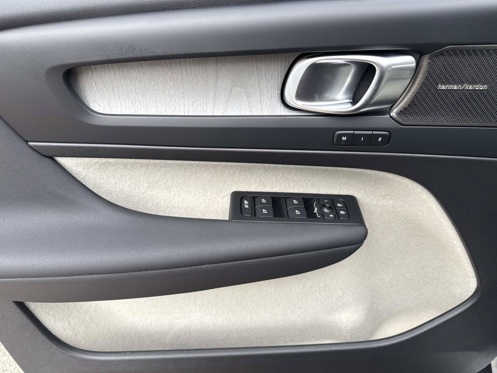 2026 Volvo XC40 Ultra - Photo 18