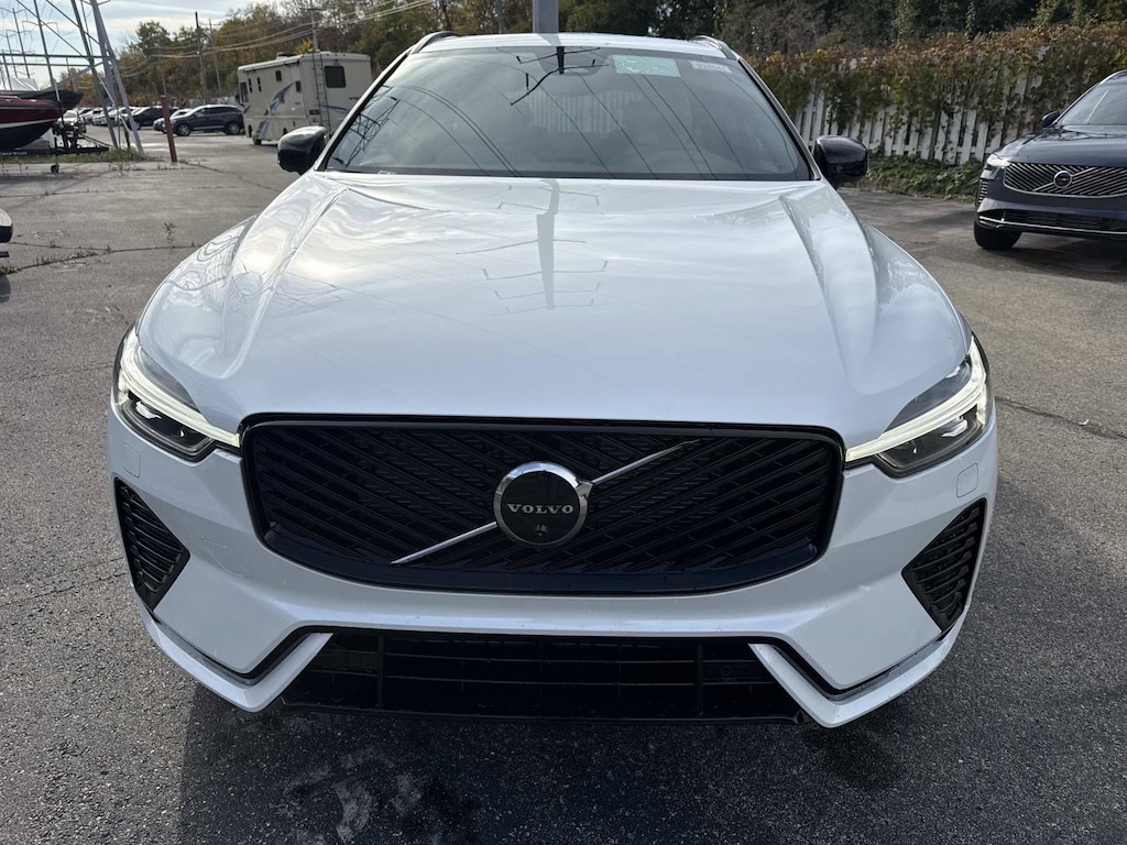 New 2026 Volvo XC60 B5 Plus SUV