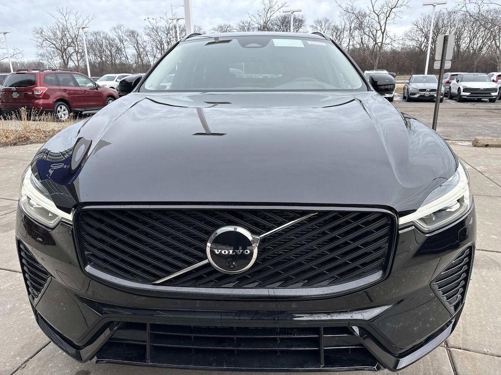 New 2026 Volvo XC60 B5 Plus SUV