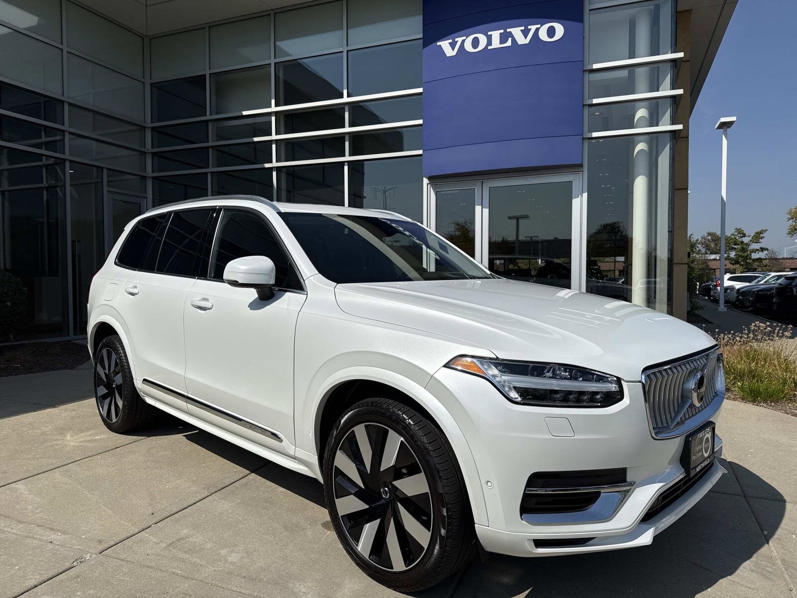 2023 Volvo XC90 Recharge Ultimate photo 2