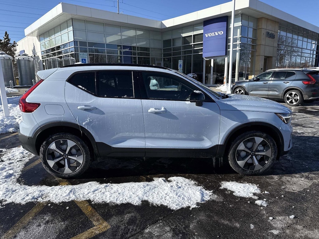 New 2026 Volvo XC40 B5 Plus SUV