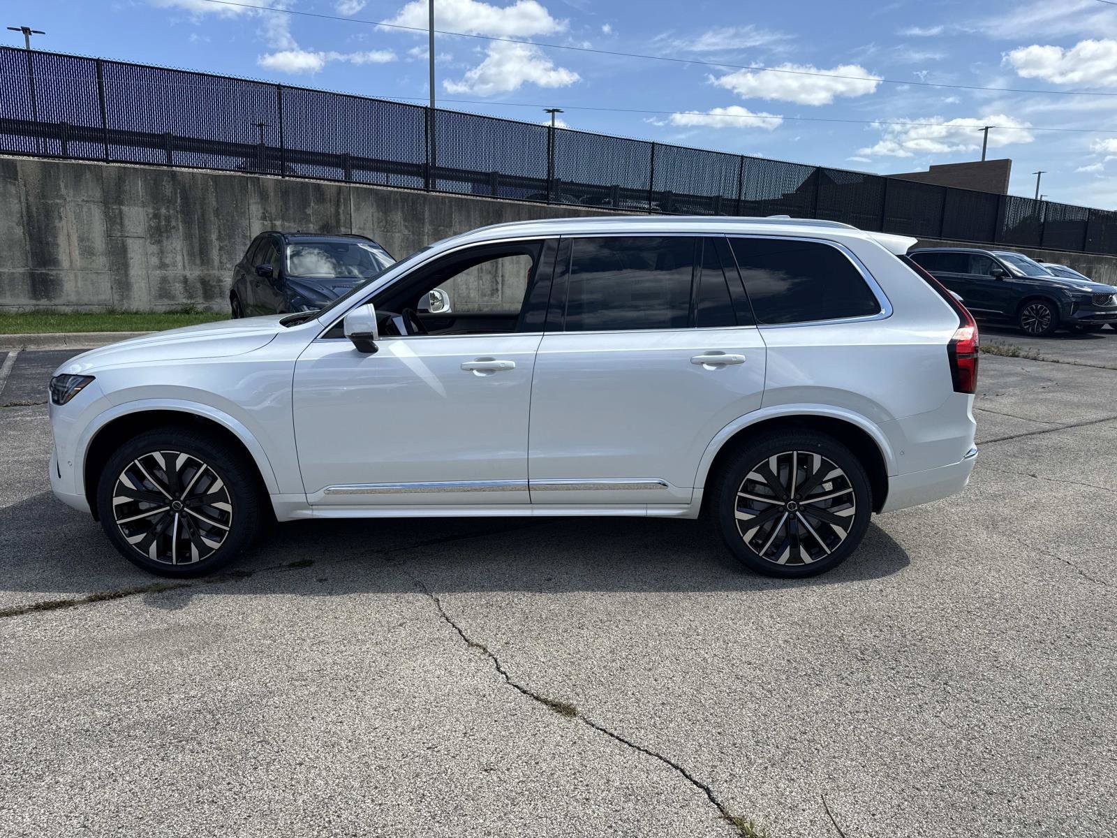 2026 Volvo XC90 Ultra - Photo 8