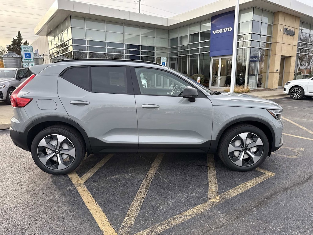 New 2026 Volvo XC40 B5 Plus SUV