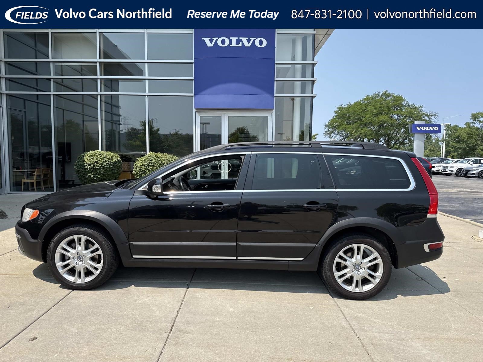 Used 2016 Volvo XC70 Platinum with VIN YV4612NM2G1248671 for sale in Northfield, IL