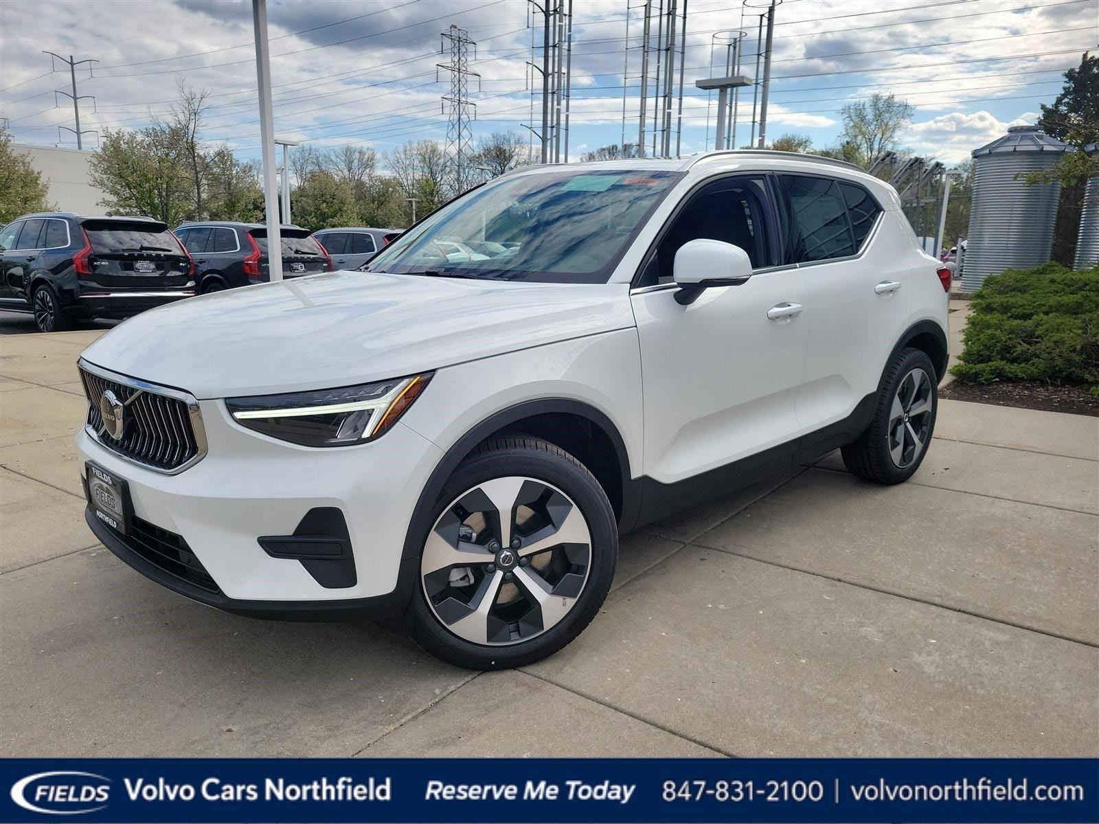 2025 Volvo XC40 SUV 