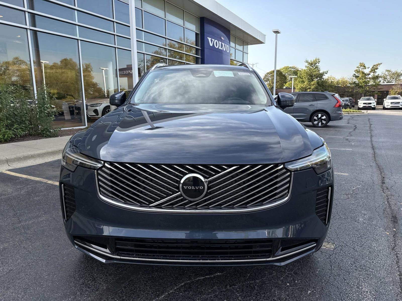 2026 Volvo XC90 B5 Core photo 2