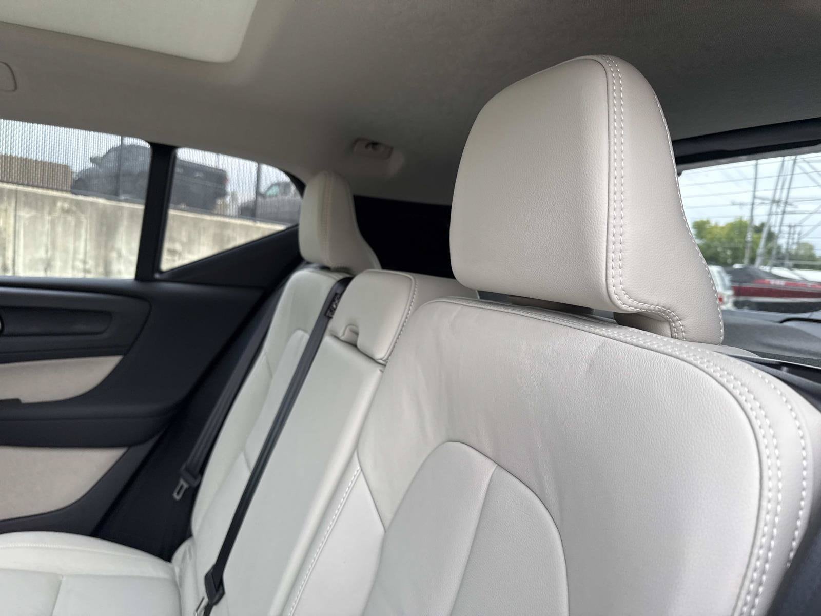 2026 Volvo XC40 Ultra - Photo 15