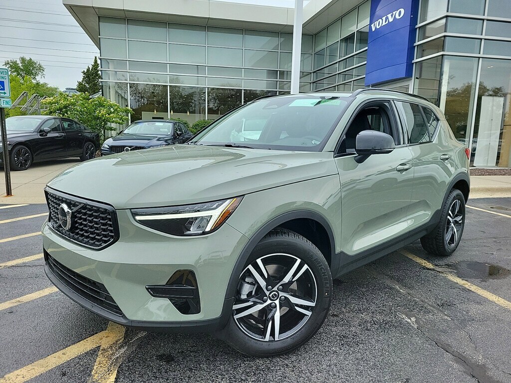 New 2024 Volvo XC40 B5 Core Dark For Sale in Northfield, IL