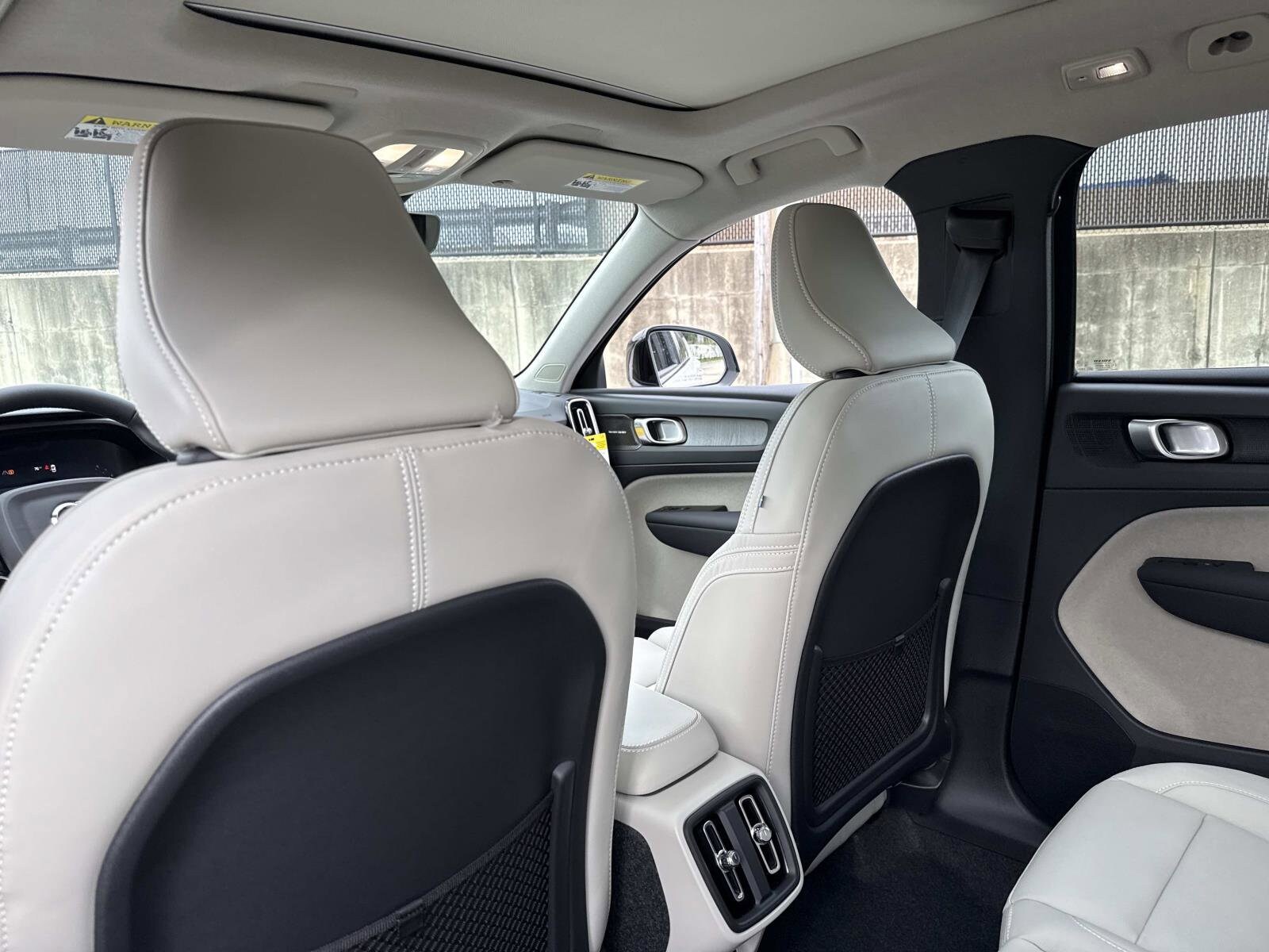 2026 Volvo XC40 Ultra - Photo 16