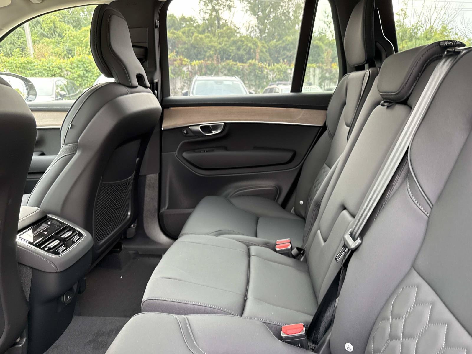 2026 Volvo XC90 Plus - Photo 14