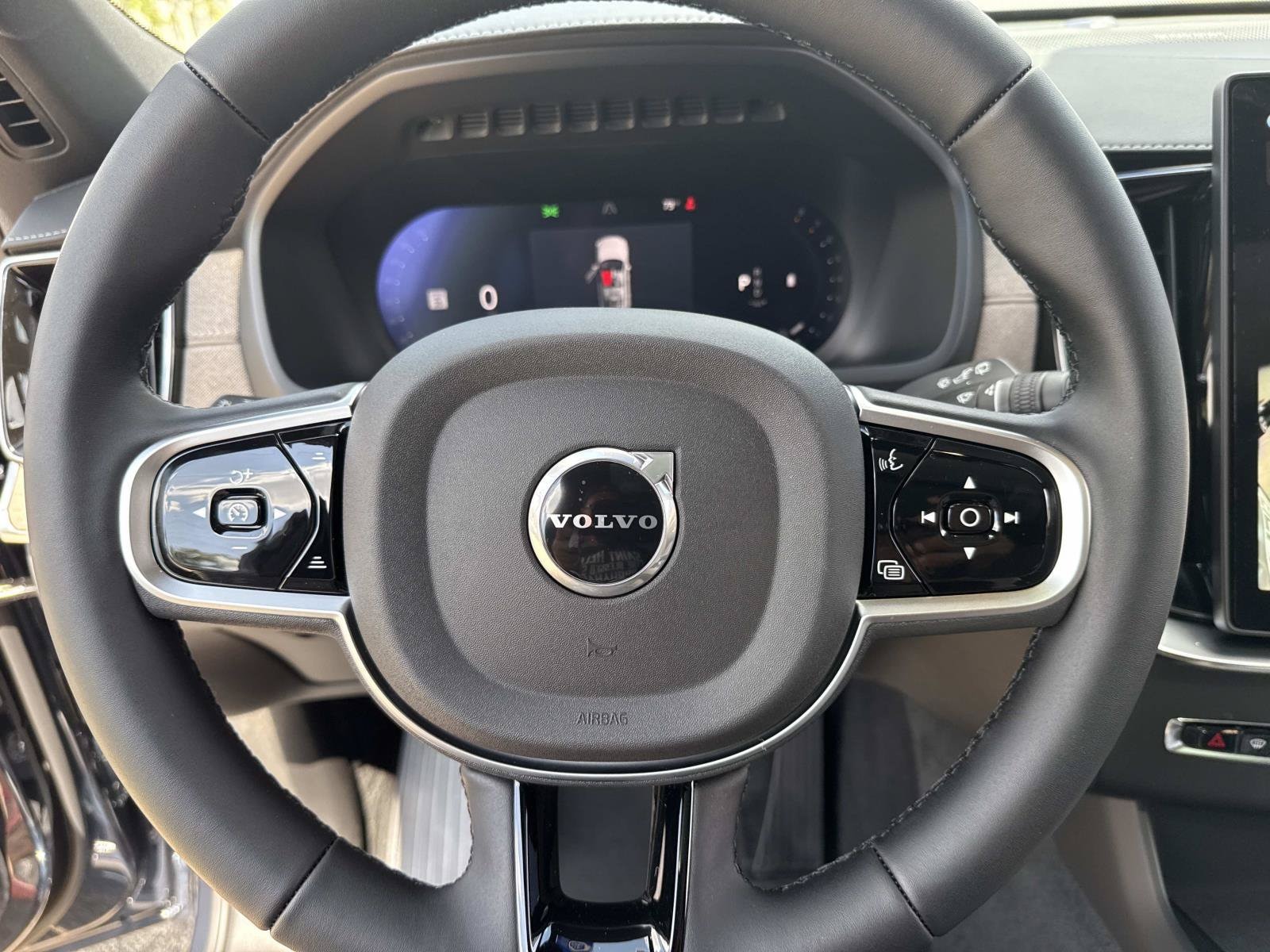 2026 Volvo XC90 Plus - Photo 32