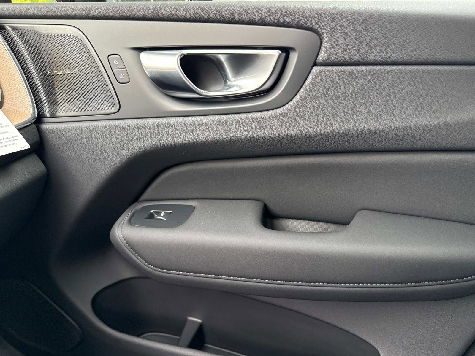 2026 Volvo XC60 Plus - Photo 25