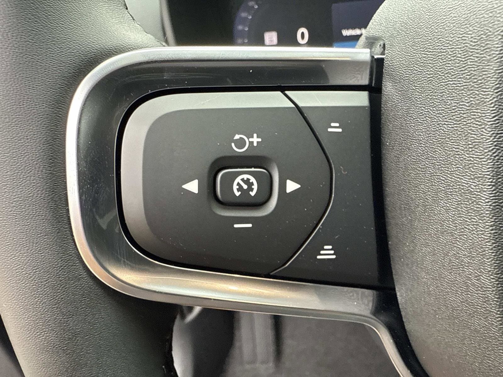 2026 Volvo XC40 Ultra - Photo 34