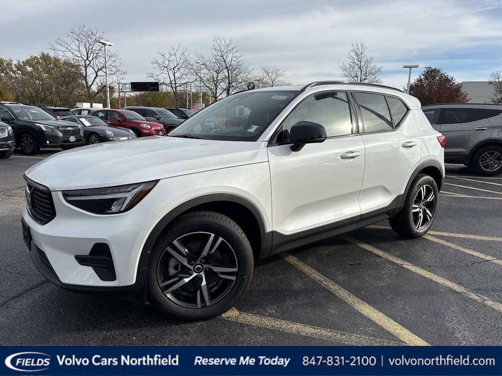 New 2026 Volvo XC40 B5 Core SUV