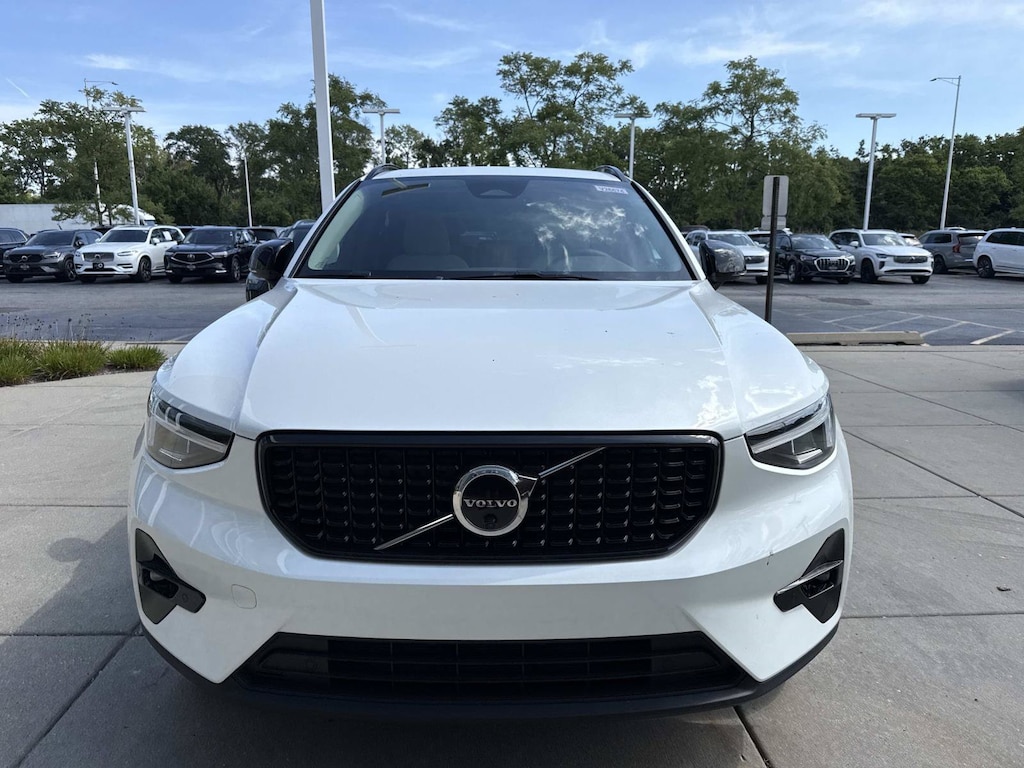 New 2026 Volvo XC40 B5 Plus SUV