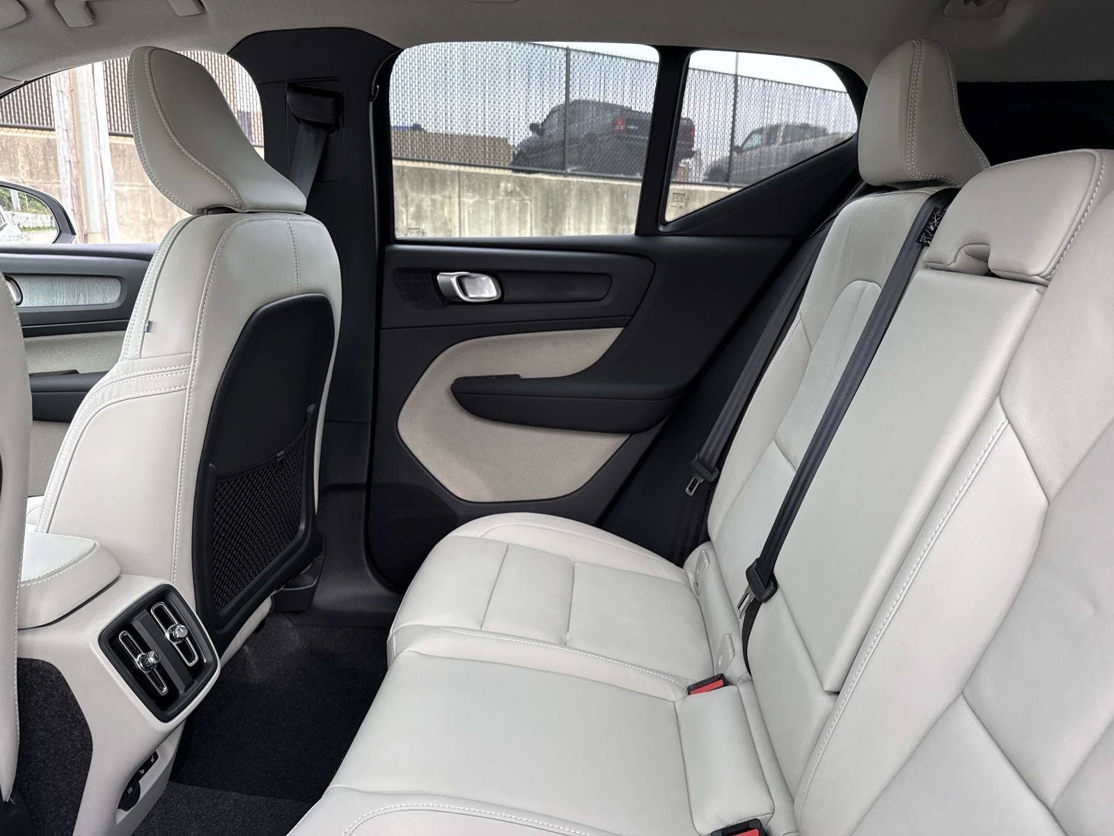 2026 Volvo XC40 Ultra - Photo 14