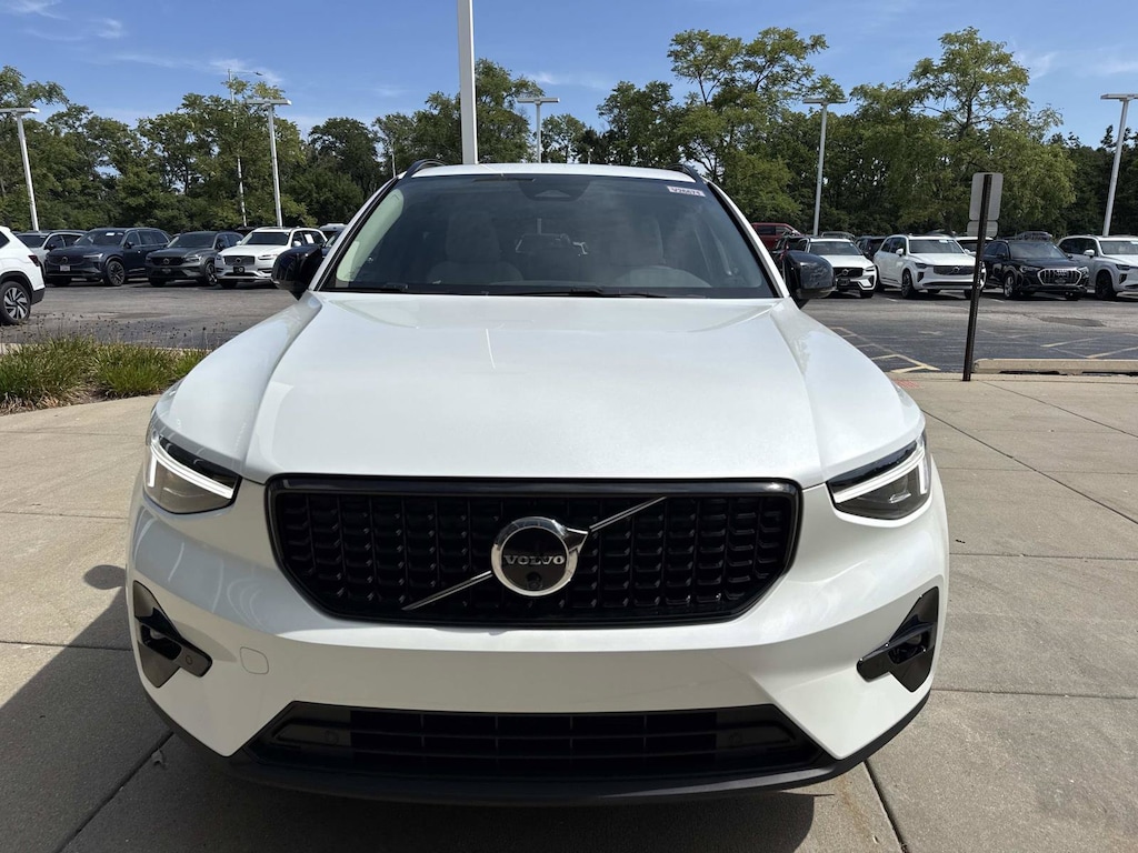 New 2026 Volvo XC40 B5 Ultra SUV