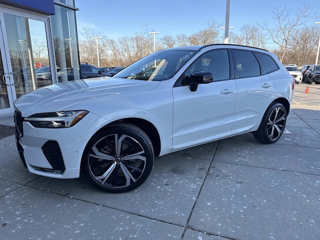 2023 Volvo XC60 B6 Ultimate Dark Theme SUV