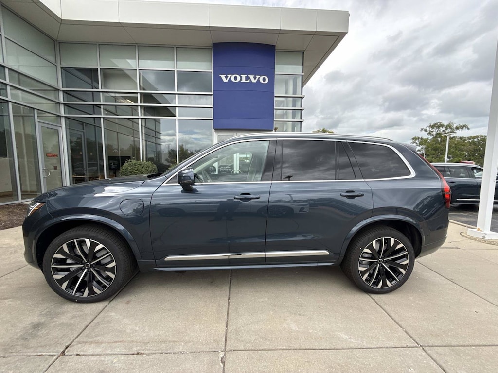 New 2026 Volvo XC90 plug-in hybrid T8 Ultra 7-Seater SUV