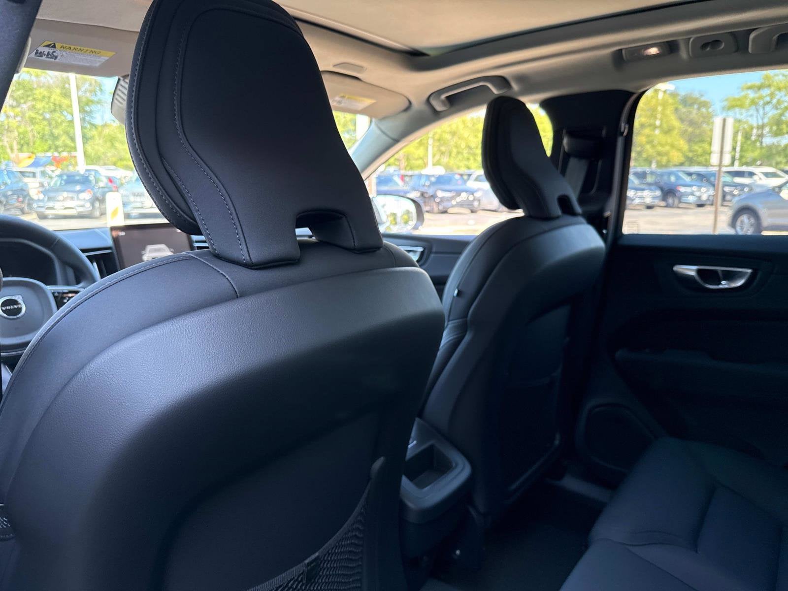 2026 Volvo XC60 Plus - Photo 16