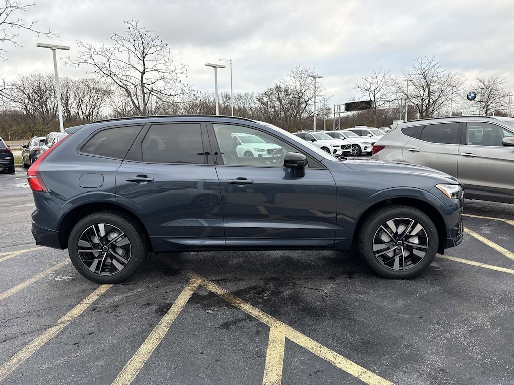 New 2026 Volvo XC60 B5 Core SUV
