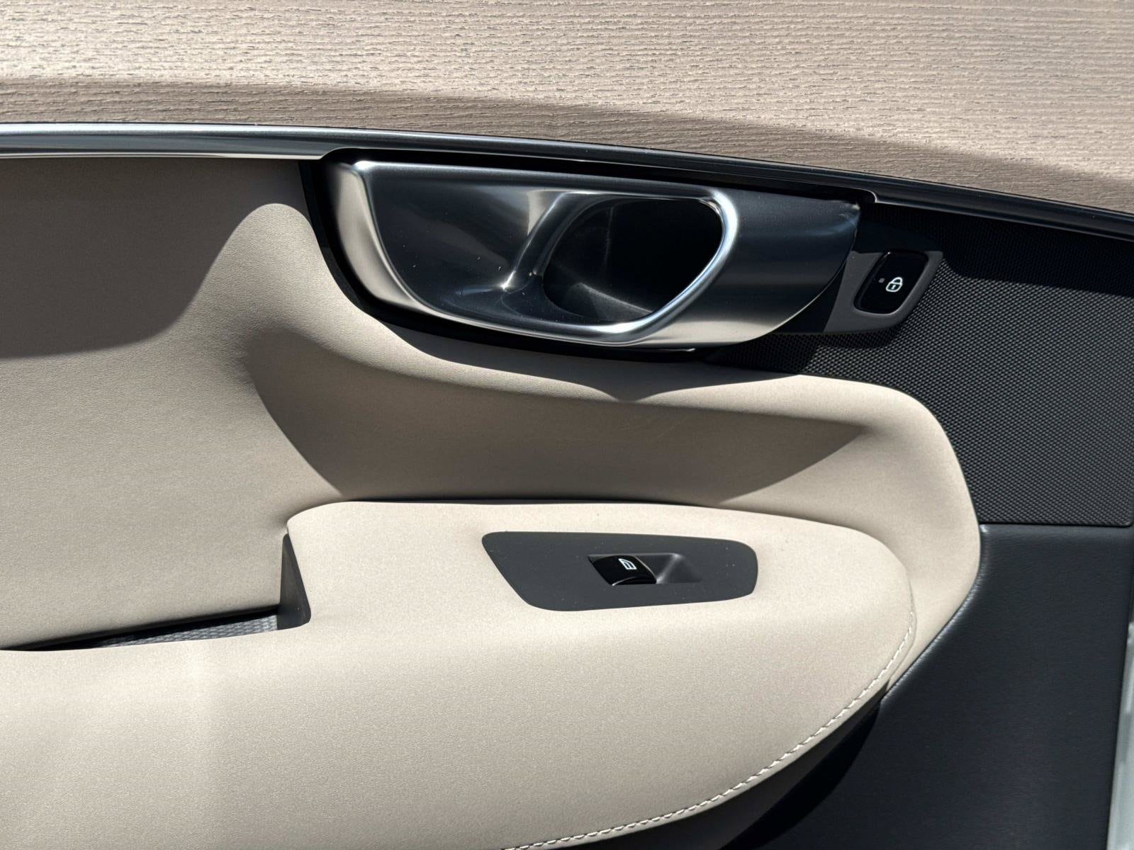 2026 Volvo XC90 Ultra - Photo 13