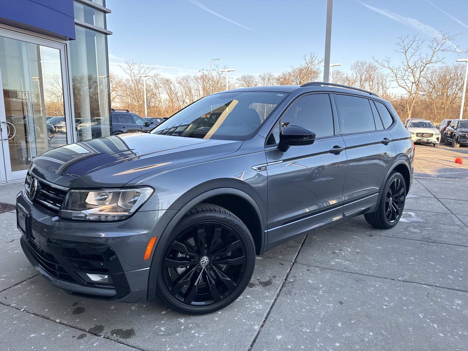 2021 Volkswagen Tiguan SE R-LINE BLACK's photo