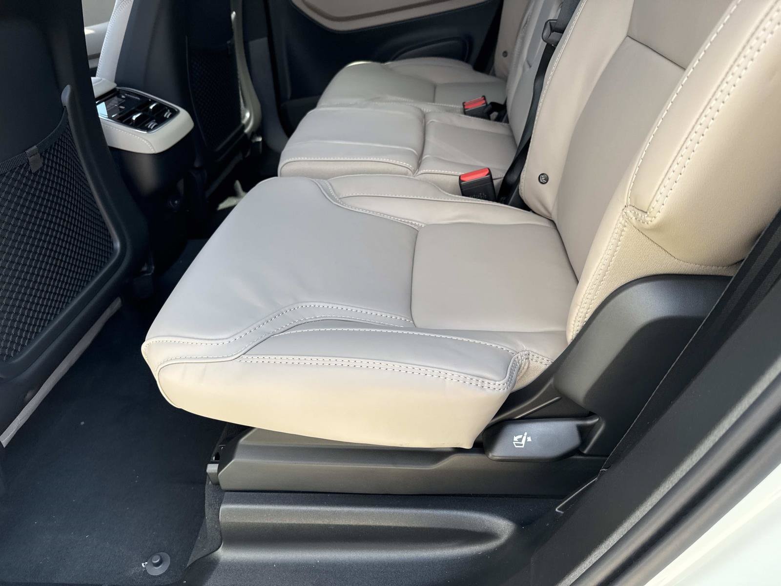 2026 Volvo XC90 Ultra - Photo 14