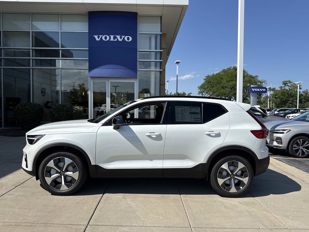 New 2026 Volvo XC40 B5 Plus SUV