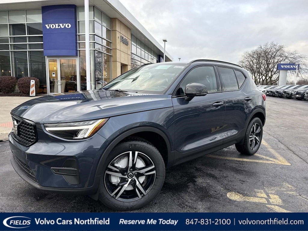 New 2026 Volvo XC40 B5 Core SUV