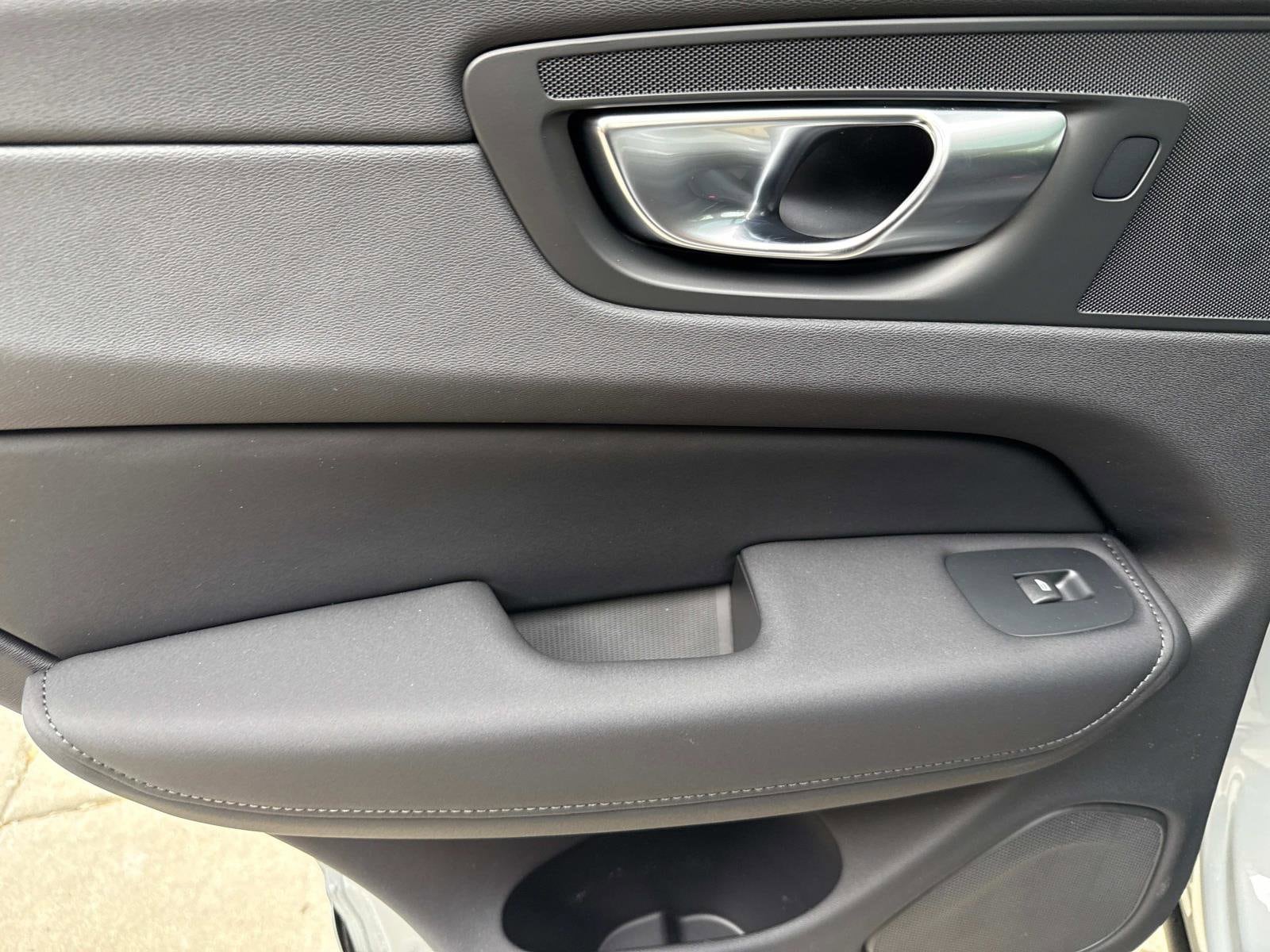 2026 Volvo XC60 Plus - Photo 12