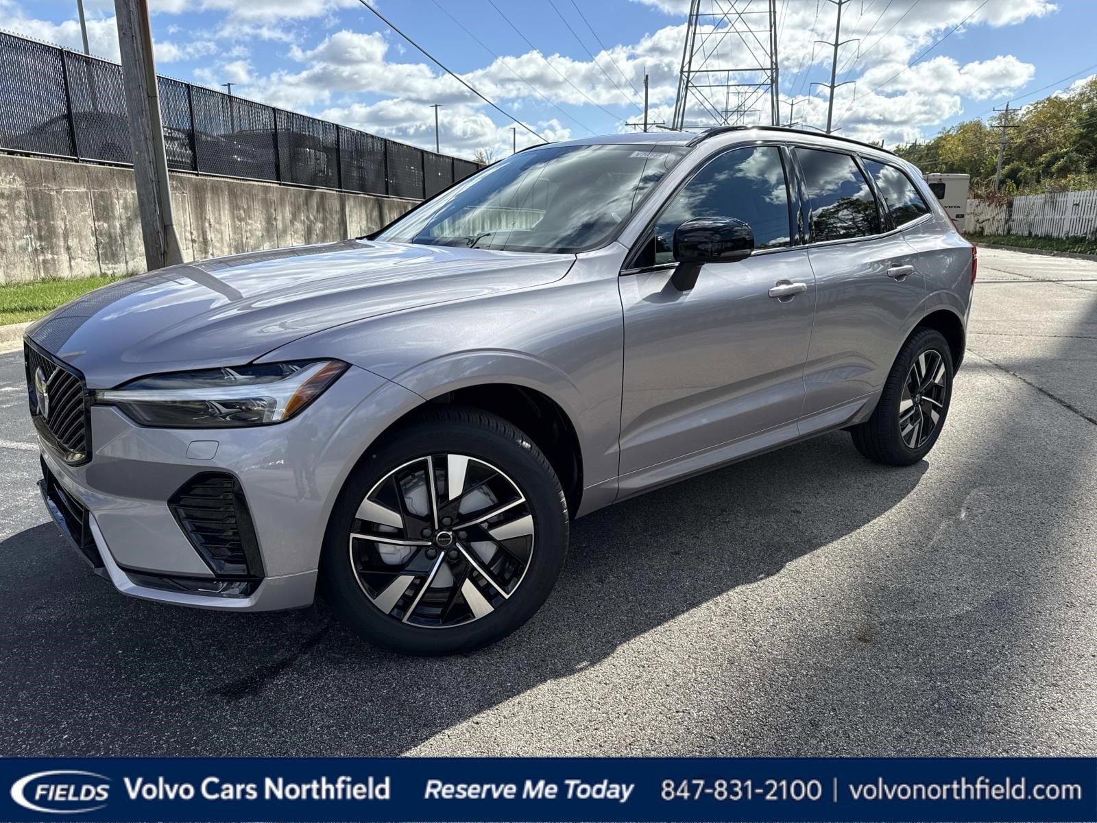 2026 Volvo XC60 Core's photo