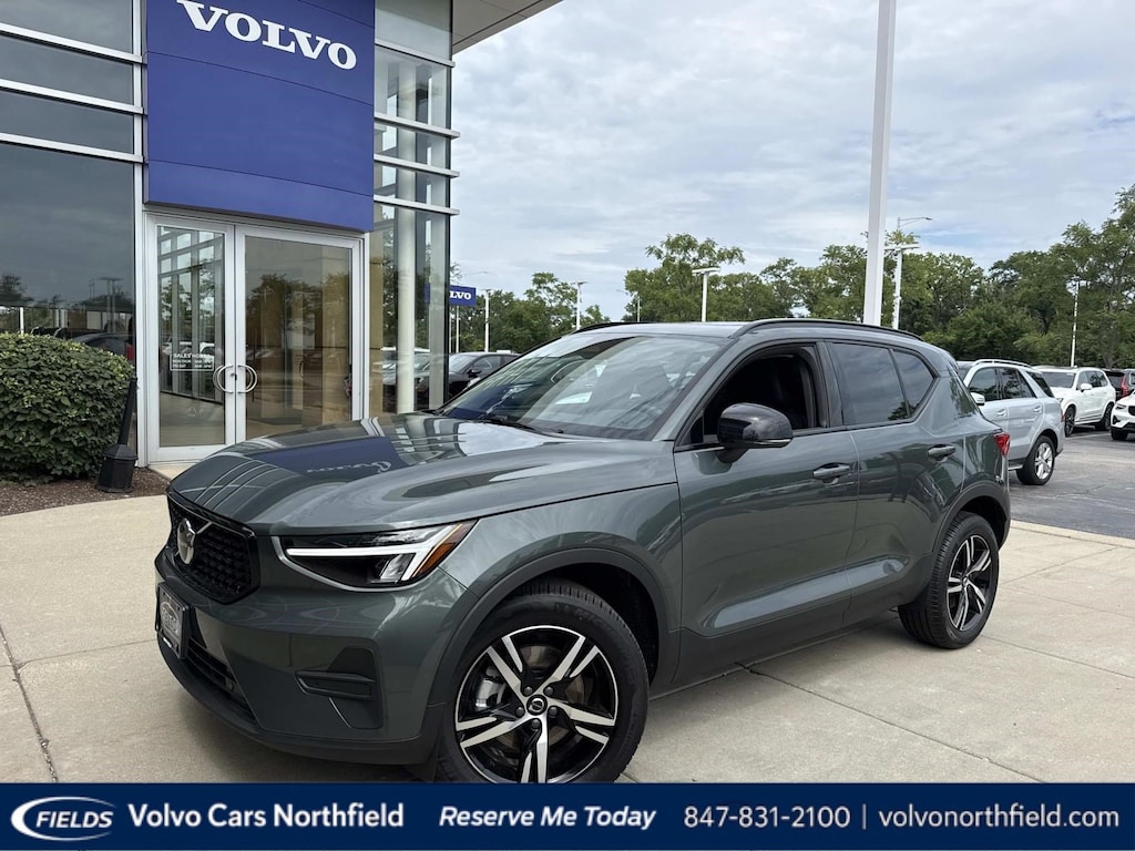 New 2026 Volvo XC40 B5 Core SUV