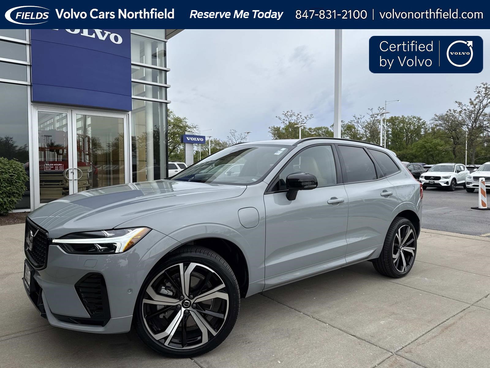 2024 Volvo XC60 T8 Ultimate Dark Theme AWD's photo