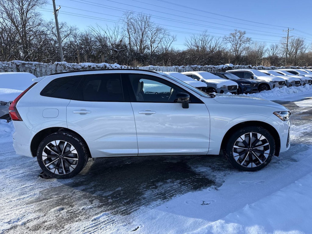 New 2026 Volvo XC60 plug-in hybrid T8 Plus SUV