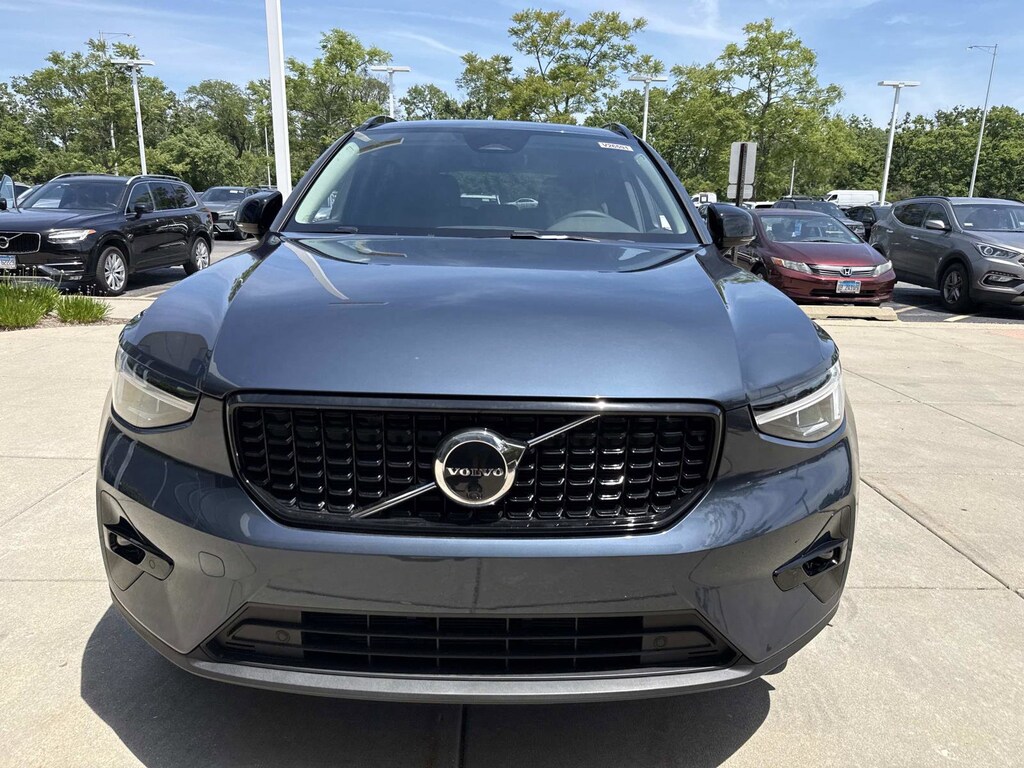 New 2026 Volvo XC40 B5 Plus SUV