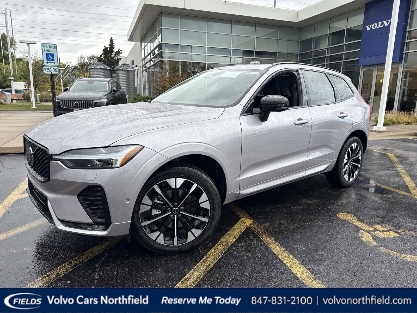 2026 Volvo XC60 Plus's photo