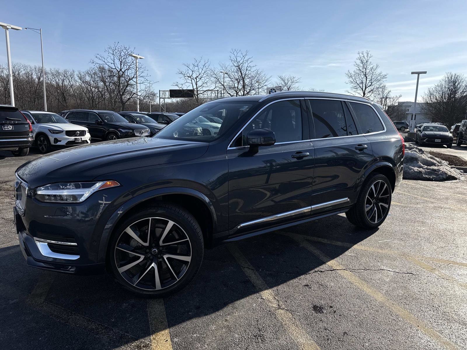 2023 Volvo XC90 Plus's photo